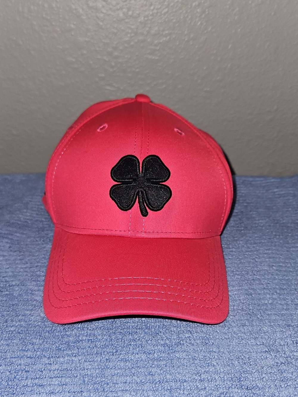 Red Four-Leaf Clover Baseball Cap - Unknown Brand